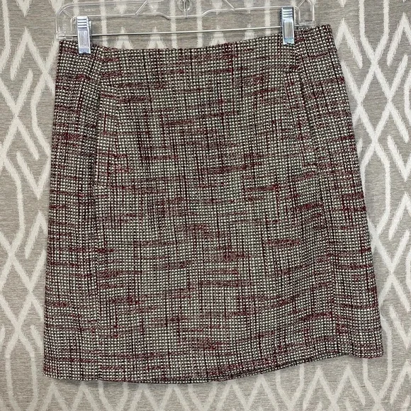 Banana Republic Mini Skirt Tweed Black, Cream, & Magenta / Red Lined. Size: 6 - Picture 1 of 6